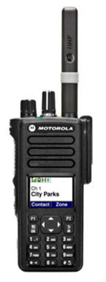 9. Носимая радиостанция Motorola DP4801E 